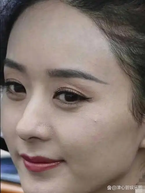 像素级的高清,连赵丽颖脸上的小痘痘都逃不过镜头的捕捉啊!