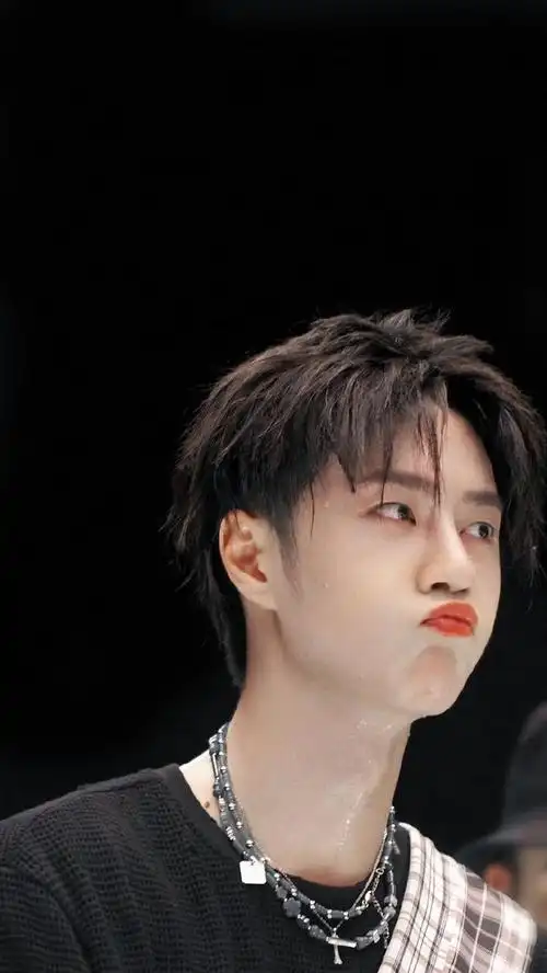 王一博#既帅气又可爱,来看一些超甜王甜甜