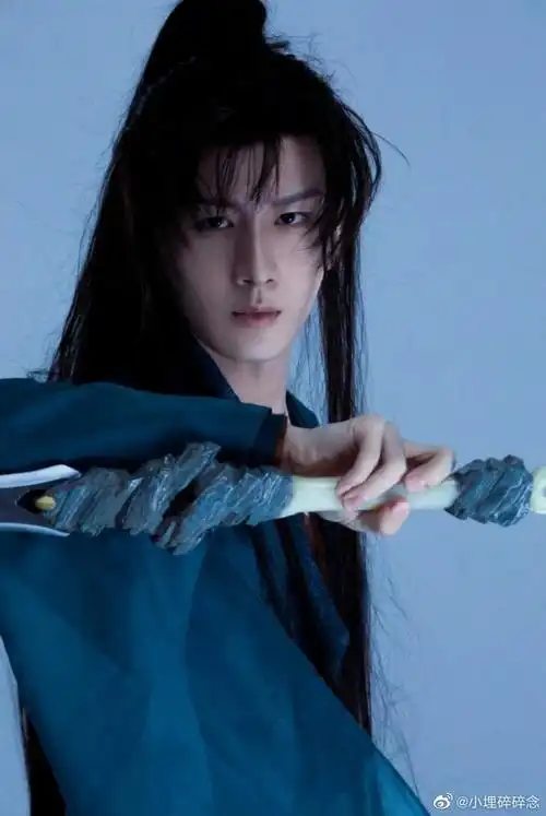 成毅| 唐周剧照 意气风发的高马尾少年唐周,在我心中直接封神!