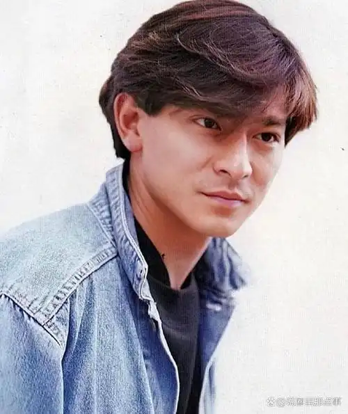 刘德华62岁风采依旧:精致发型,时尚穿搭