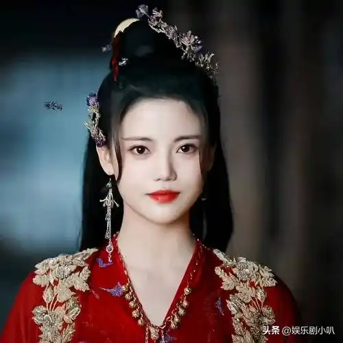 女明星的红衣古装造型,赵丽颖绝美,彭小苒惊艳,杨幂才是最合适_经典