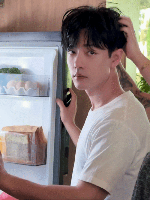 肖战今天的物料有点太多了##肖战中秋主题音乐岁岁年年