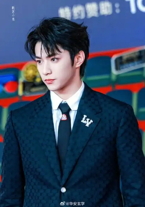 刘耀文要和关晓彤合照