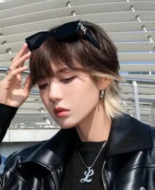 女生鲻鱼头短发