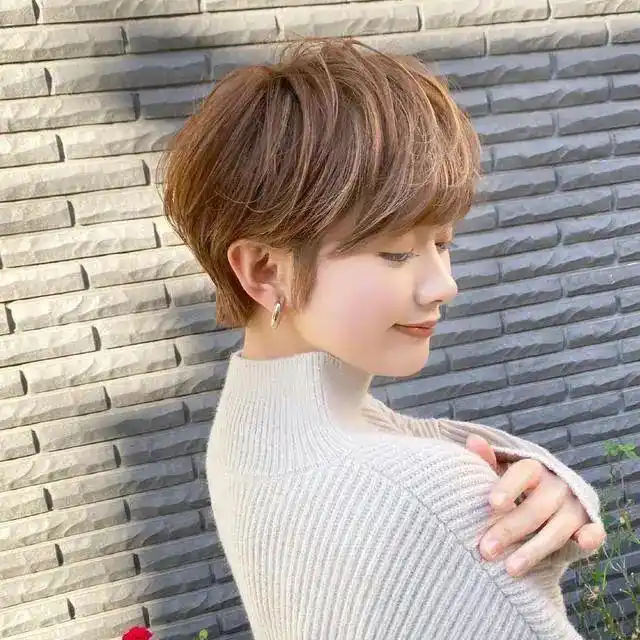 不妨来看看这5款"显年轻"的发型,建议收藏起来