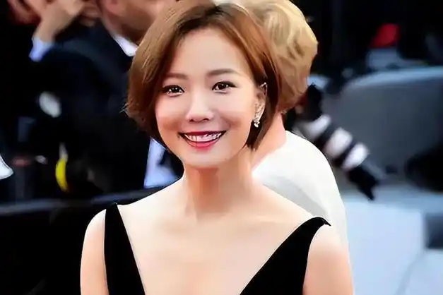 王珞丹但凡你有周笔畅一半的孝顺也不至于被嘲得如此不堪