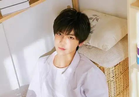 青少年流行短发名字 中学男生齐刘海短发设计打造阳光校草 - 刘海发型