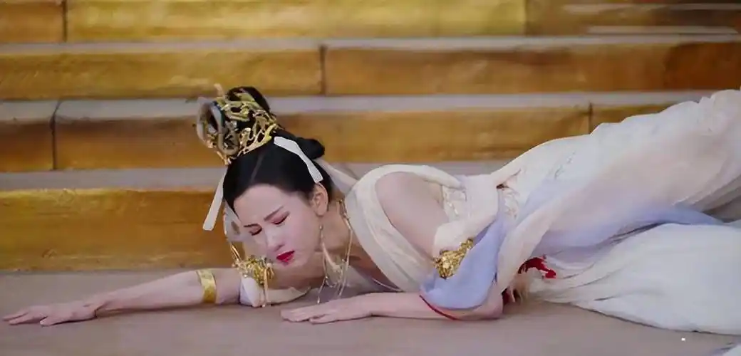 《长月烬明》人魔仙妖四界,谈恋爱的都不得善终,只有一个人活着