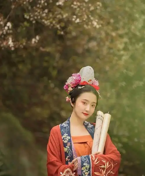 具体运用:对于一些在发型造型能力上比较弱得同袍来讲,在日常妆造的