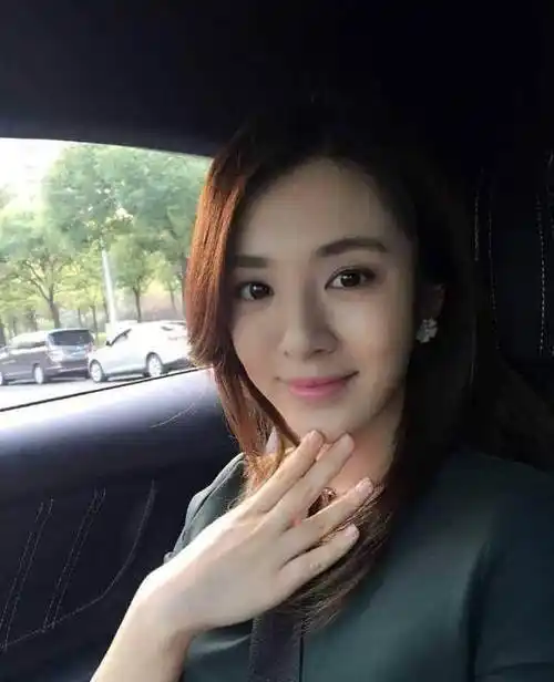 原创29岁王晓晨张嘉译萝莉大叔恋的火热网友赶紧和胡歌在一起