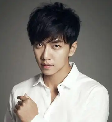 男生尖脸帅气短发发型设计