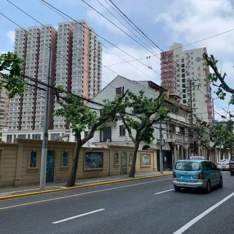 昌平路康定路街景