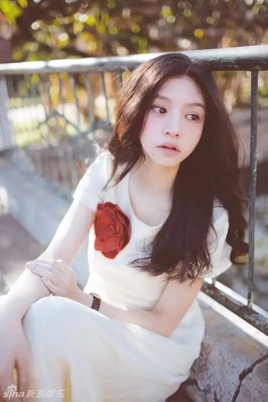 组图:演员春夏清新照曝光 文艺气质十足很阳光_高清图集_新浪网