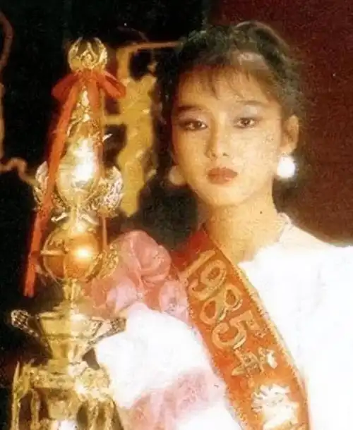 刘德华妻子朱丽倩:为爱躲藏了23年,46岁高龄产子,如今苦尽甘来