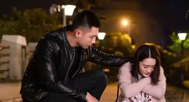 李沁拍《爱上特种兵》,与黄景瑜组cp磕坏人,网友仍在线等好消息_时候