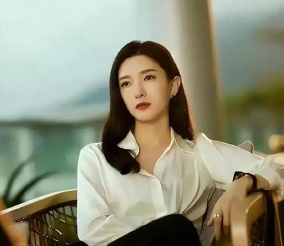 王传君说的没错江疏影就是一个平庸的美女难怪胡歌不要她