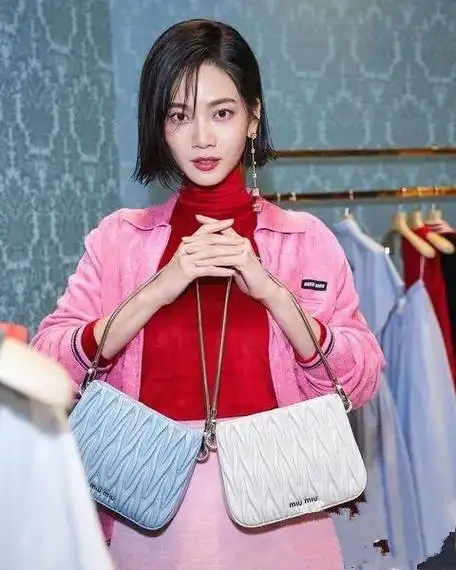 有韩国发型师分析:"耳下三公分至下巴长度,是世界最美的短发长度.