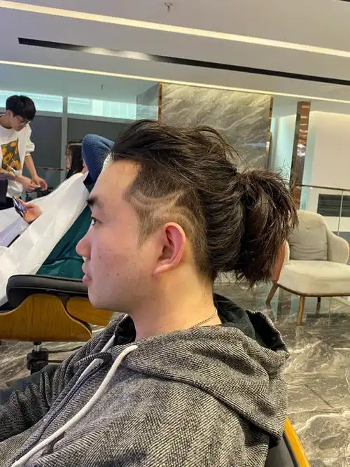 西安男士烫发武士头