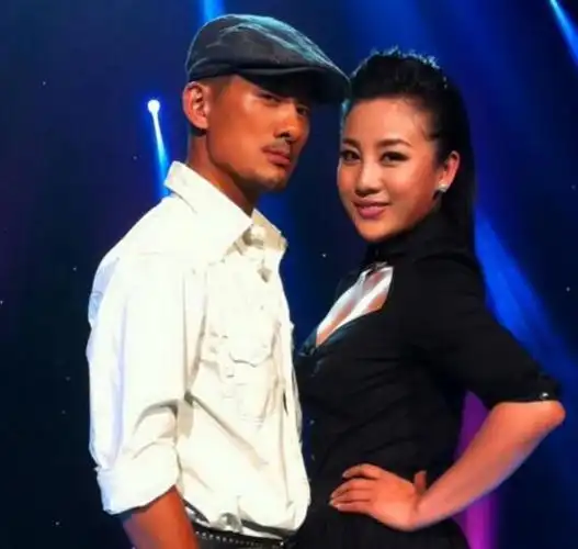 【图】阿宝老婆张冬玲照片被扒 网传后者整容前后判若两人