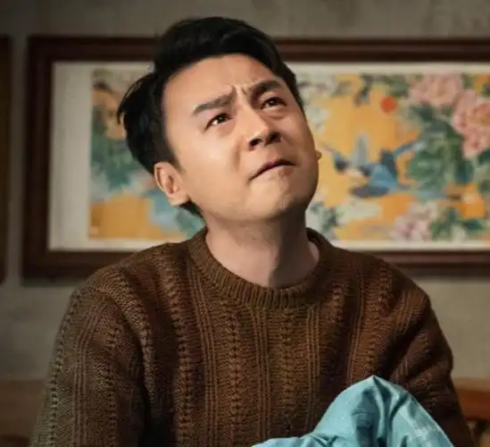 39岁"呆头呆脑"的雷佳音,又一次"赢麻"了?