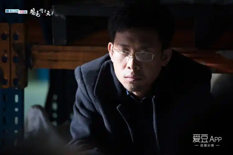 [消息]《鸡毛飞上天》张译"喜当爹"为救儿子被人打?