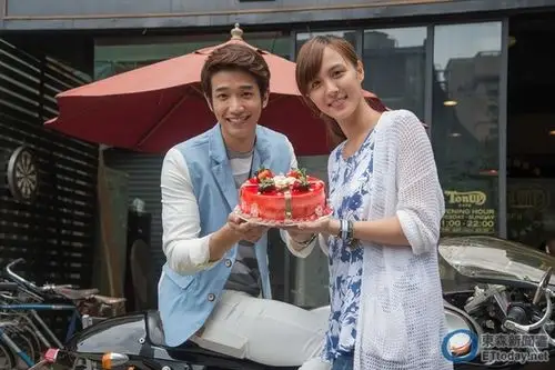 魏蔓庆生被整哭,刘以豪「贴心」配合剧组一起行动.(图/三立提供)