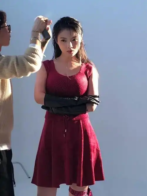 娱乐圈这位女星体重120磅却没人说她胖看到身材我是服气的