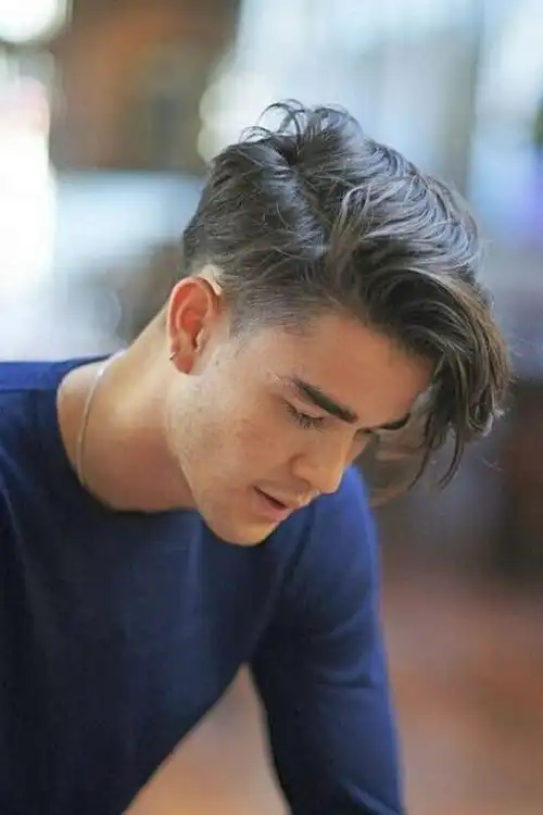 这3款男生发型既清爽又帅气_刘海_脸型_文艺