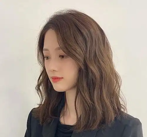 2021年最流行的发型长度是什么?披肩直发发型