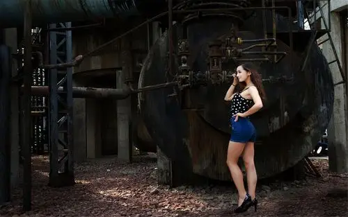 高端大气性感美女冷艳写真桌面壁纸