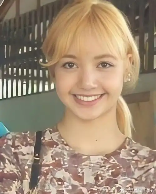 lisa出道初期旧照