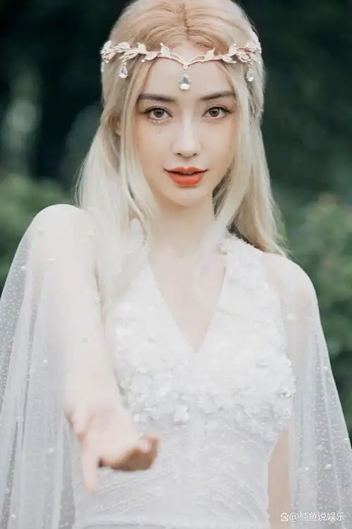 一说起angelababy,这位长相惊艳,气质出众的女明星,一直都有着颇高的