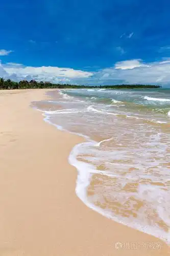 美丽的海景和海滩背景与复制空间