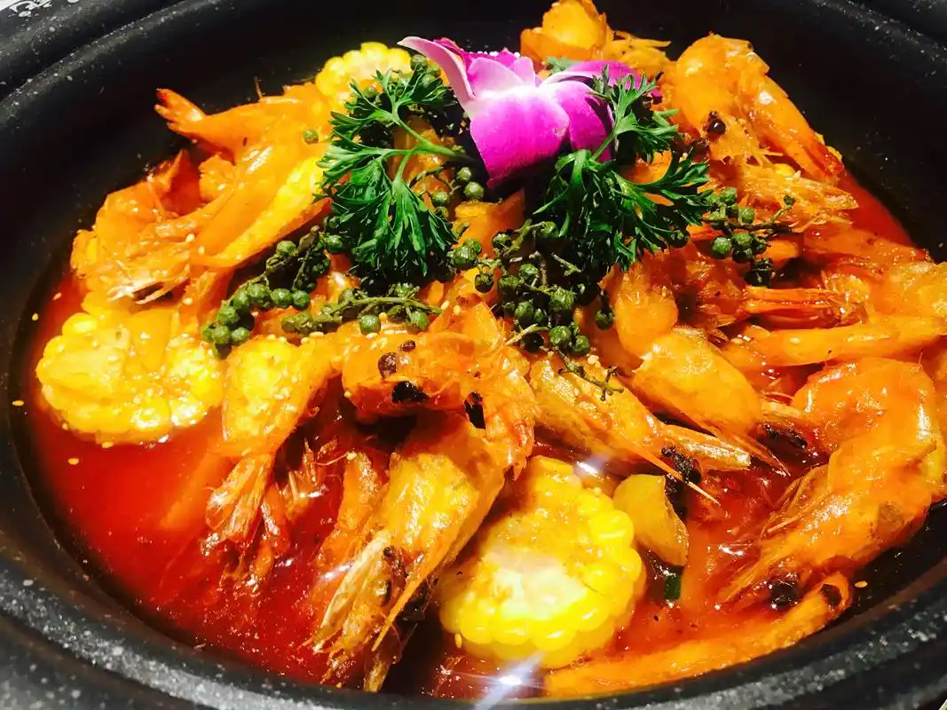 于记香辣虾火锅演绎时尚经典