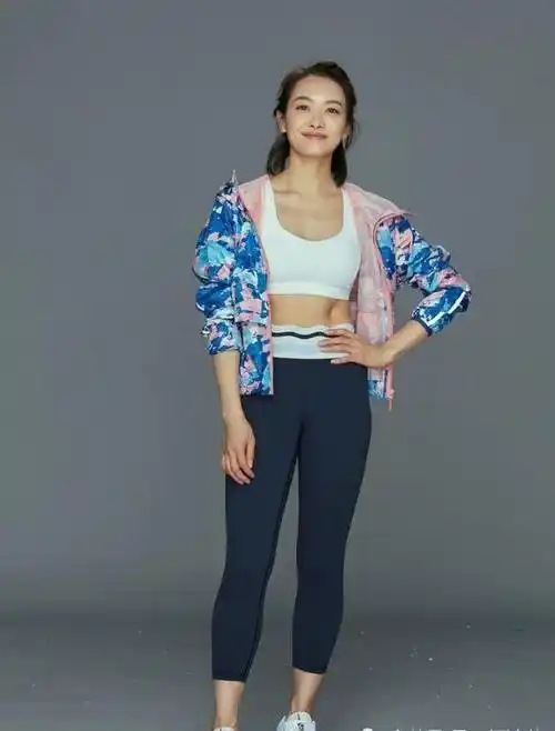 宋茜"无修生图"被疯传,离开工作室p图,这马甲线确定真实存在?