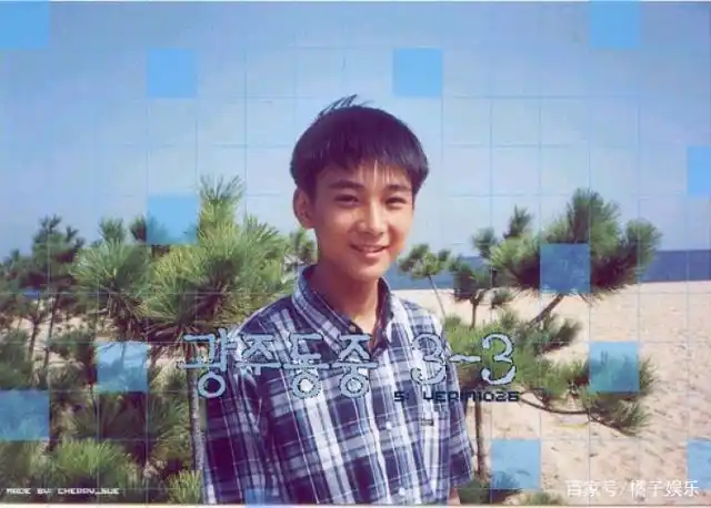 戏外他和文根英两位小演员可是剧组的宝贝~小帅哥叫崔宇革,那年才15岁