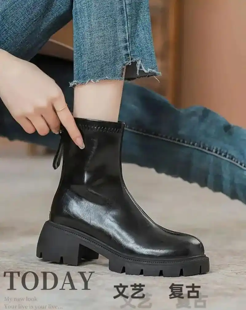 炸街弹力短靴粗跟圆头厚底短筒马丁靴女.