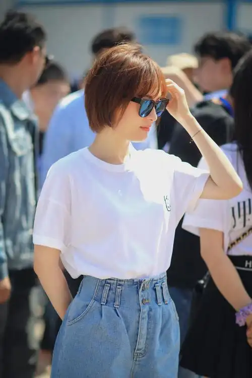 38岁孙俪新剧开机,白t牛仔短裤减龄十岁,发型太美化身种草机