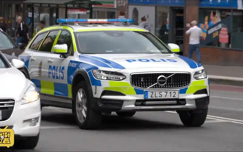 [街拍]瓦罐迷专属!瑞典斯德哥尔摩沃尔沃v90cc警车