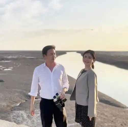 杨钰莹前任赖文峰近况大揭秘娶小23岁年轻娇妻颜值惊艳众人