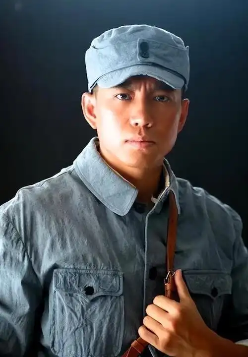 著名演员谷智鑫:34岁被马踩成废人,孕妻8年一把屎一把尿伺候