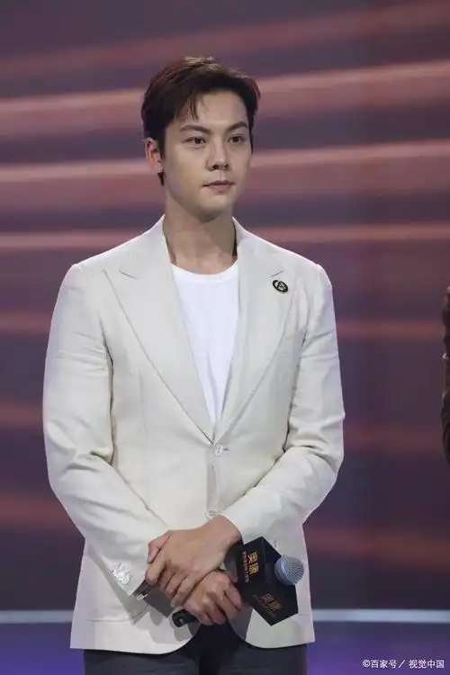 陈伟霆赵丽颖谈过?