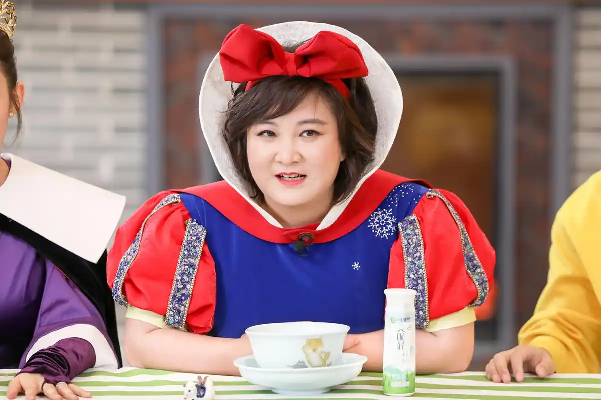 贾玲《青春环游记2》邀请"王牌家族"送惊喜