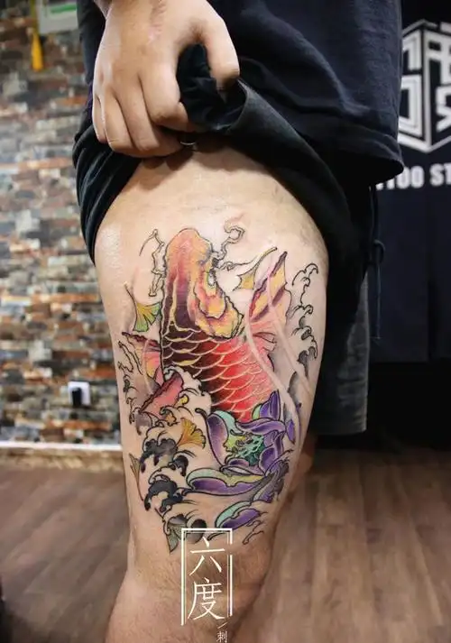 新传统锦鲤纹身图片_成品腿部传统动物植物纹身图案