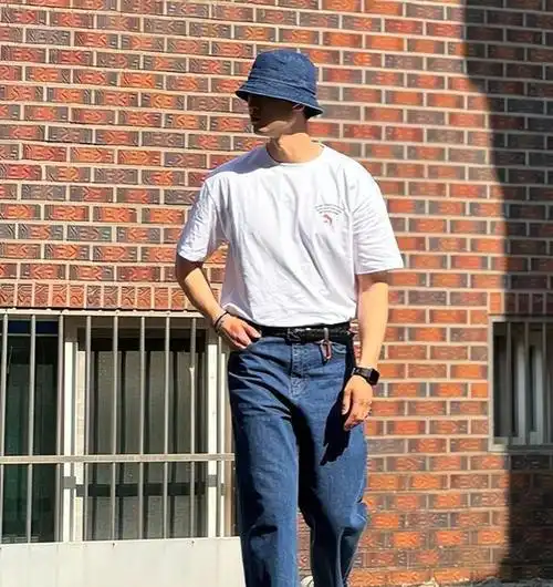 这3种"牛仔裤"要少穿,油腻显老,还拉低气质|衬衫|紧身|上衣|高腰|男士