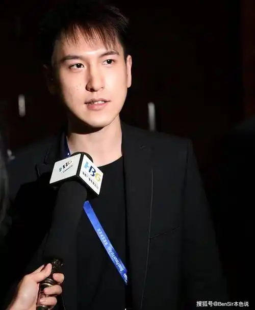 汤珈铖:被抑郁症折磨的富豪家族"黑狗",那些消失网络的日子_徐枫