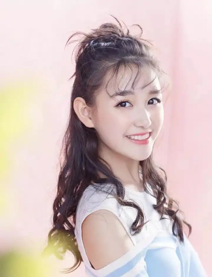 tfboys要是组cp,王俊凯一定和蒋依依,王源和杨超越,千玺最优秀