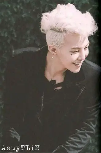 求权志龙白色头发时照片(发来)