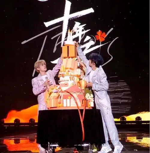 tfboys十周年演唱会,为什么能让年轻人如此疯狂?信心中国的舞台