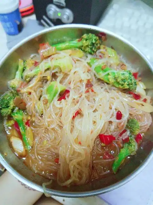 王雅666做的麻辣粉丝(简易版)